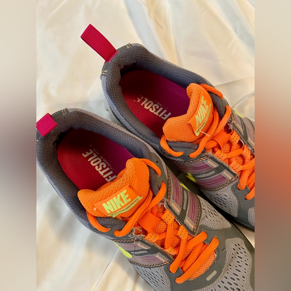 NIKE Pegasus - Picture 2 of 5